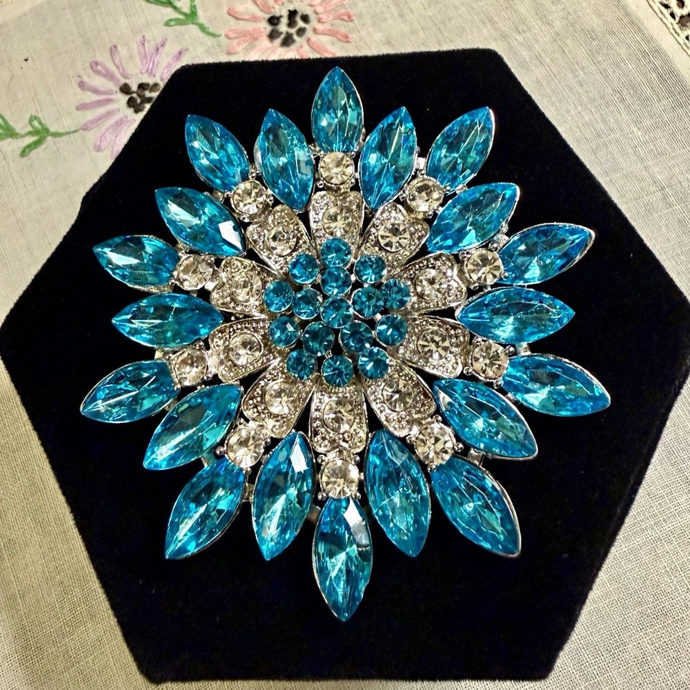 Large Aqua Blue Rhinestone Brooch Pin Silver Tone Floral Starburst Statement